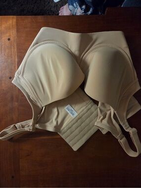 Seamless Nude Strapless Convertible Bra with Wide Back Support